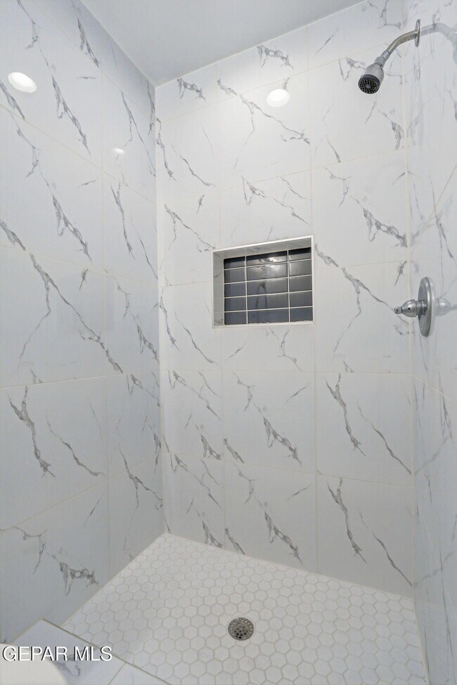 Building Photo - 11189 Ebb Tide Dr