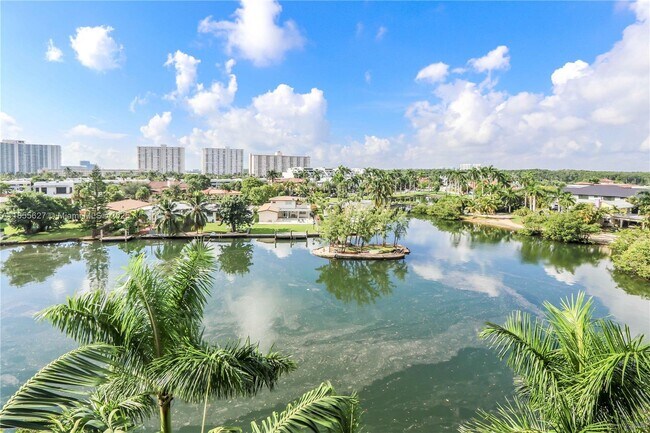 Building Photo - 16500 Collins Ave