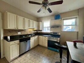 Building Photo - 49 Beech Glen St