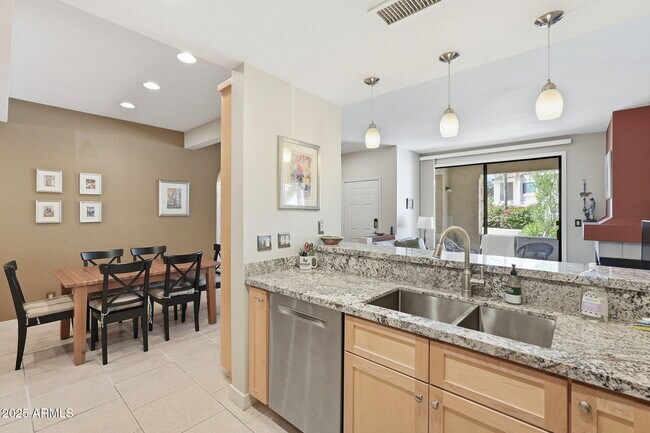 Building Photo - 9708 E Vía Linda