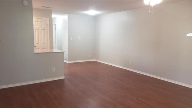 Building Photo - 371 Fantail Loop