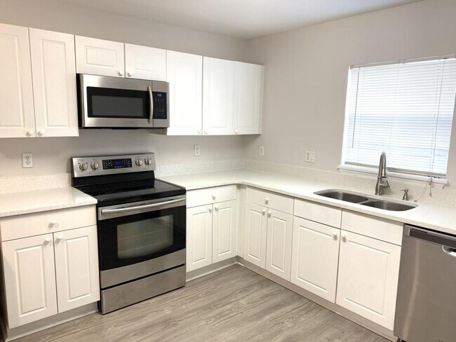 Building Photo - 2869 Club Cortile Circle