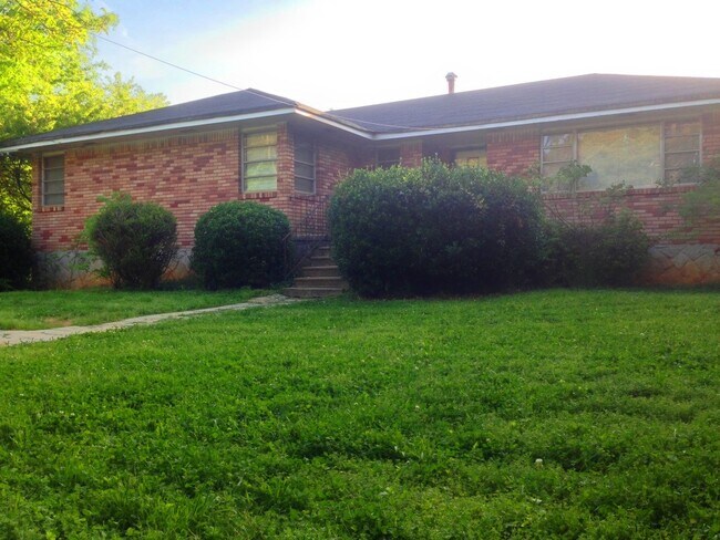 Primary Photo - 529 S Hairston Rd