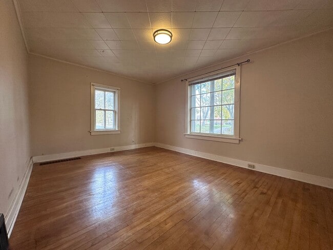 Building Photo - 120 N 4th Ave