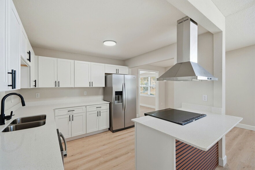 Building Photo - 3128 Bay St