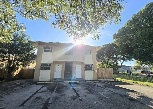 Building Photo - 2835 NW 22nd Ave