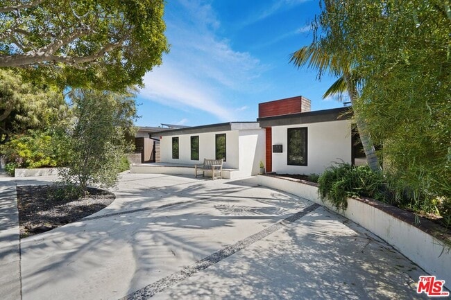 Building Photo - 1812 Navy St