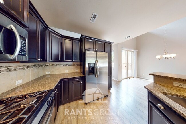 Building Photo - Stylish 3-Bedroom Townhome in Great West Olympia Location