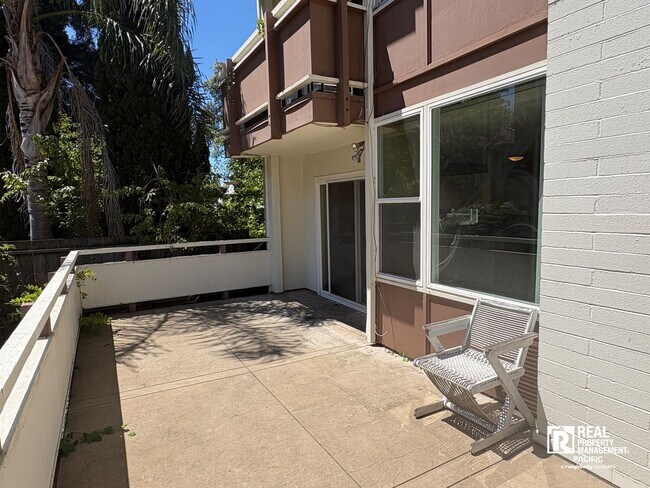 Building Photo - 2601 College Ave