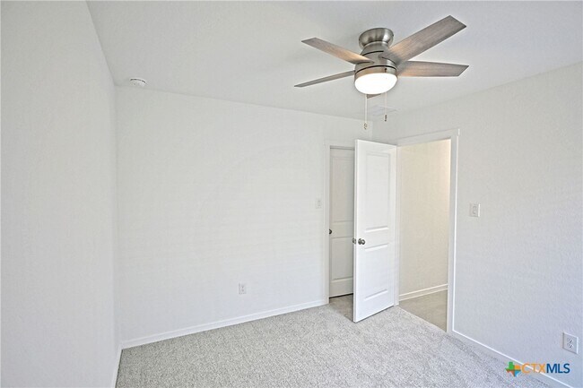 Building Photo - 1811 Lorena Wood
