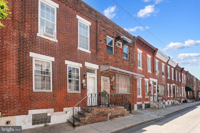 Building Photo - 904 Tree St