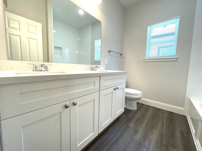 Primary Photo - 5214 Mayle St