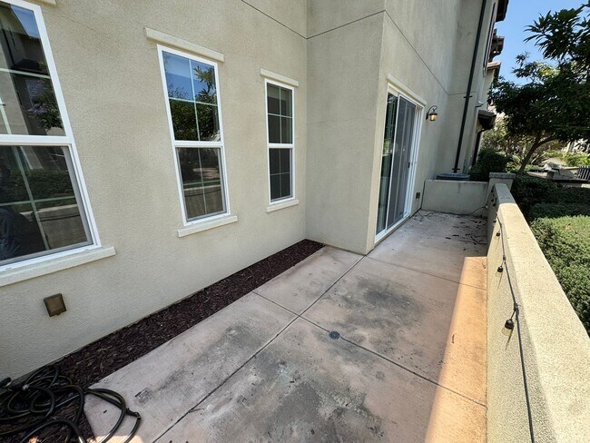 Building Photo - Charming 3-bedroom 2.5 bath nestled inside...