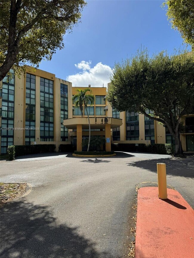 Building Photo - 11800 SW 18th St