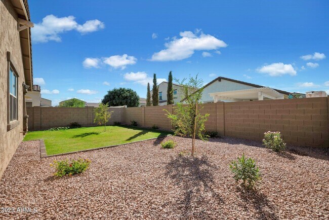 Building Photo - 9863 E Tungsten Dr