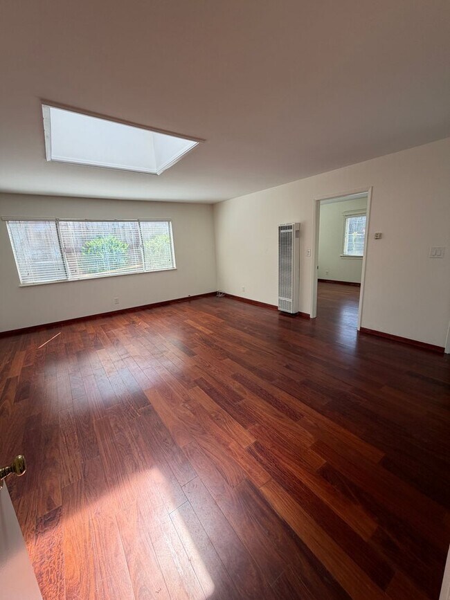 Building Photo - 5333 Parejo Dr