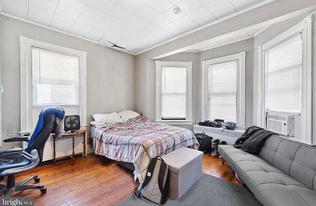 Building Photo - 1715 Providence Ave