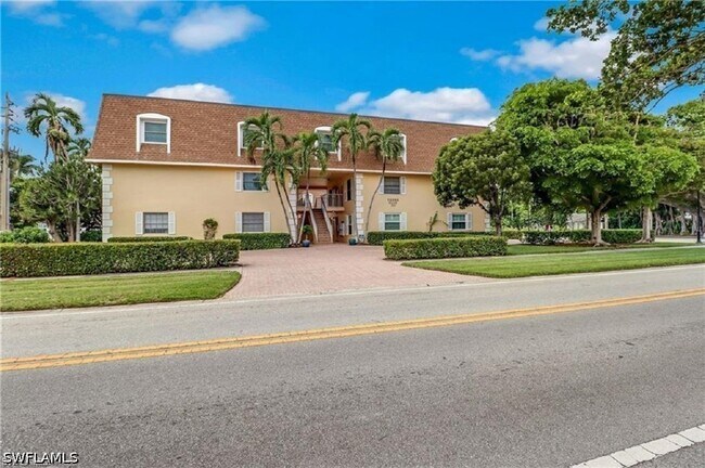 Building Photo - 1222 Gordon Dr