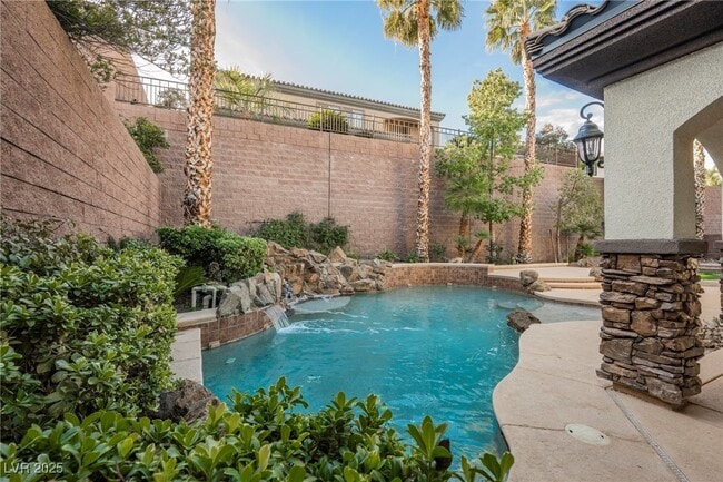 Building Photo - 2768 Liberation Dr