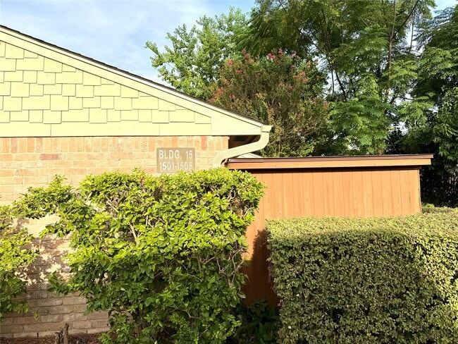Building Photo - 8801 Hammerly Blvd