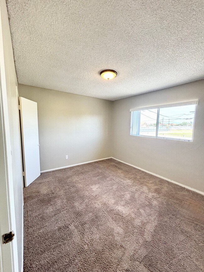 Building Photo - 530 N Anna Dr