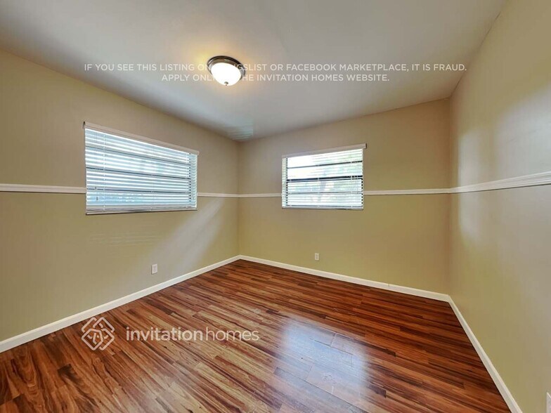 Building Photo - 2540 SW 11th Ct