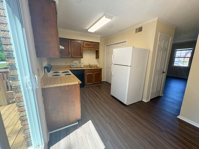Building Photo - 1348 Woodland Ave