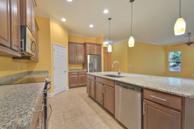 Building Photo - 3521 Carolwood Ln