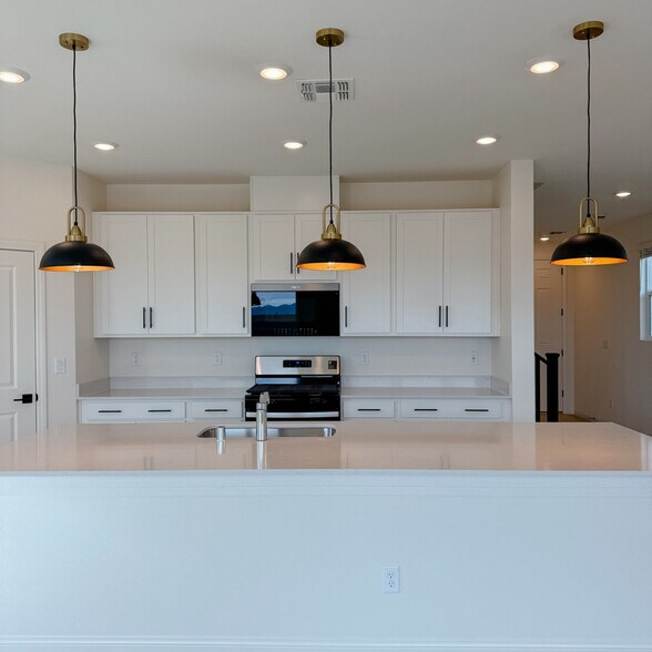 Building Photo - 7061 Cottage Vis Ave