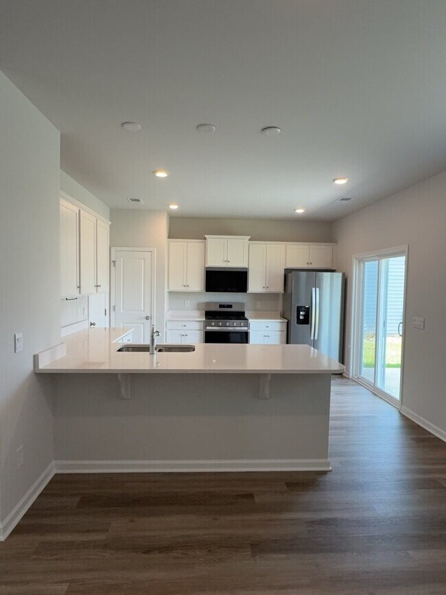 Building Photo - 306 Salvia St