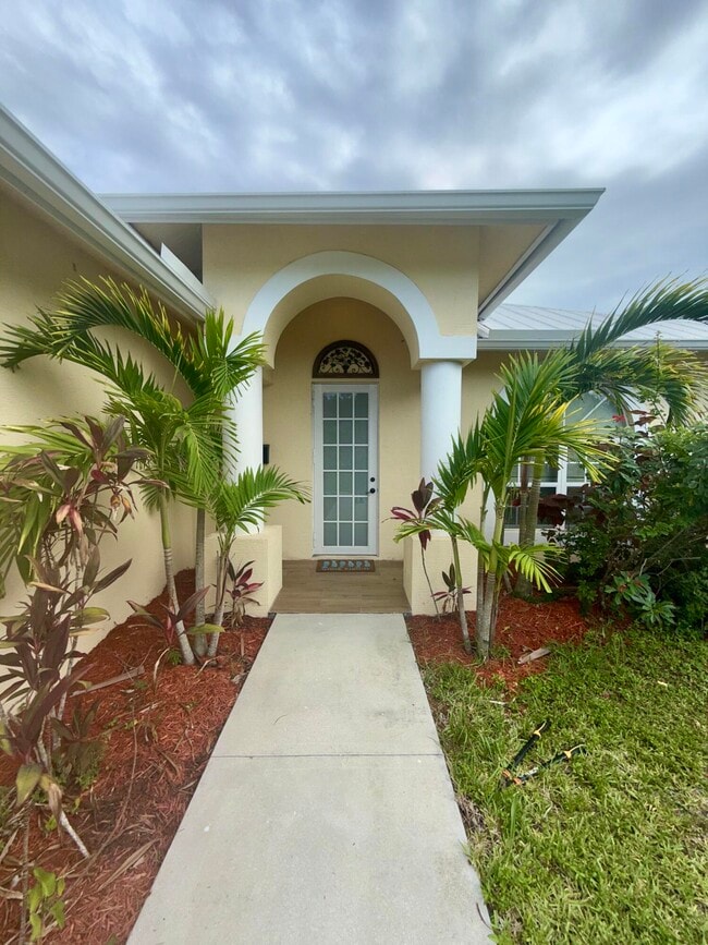 Building Photo - 12094 Citrus Grove Blvd