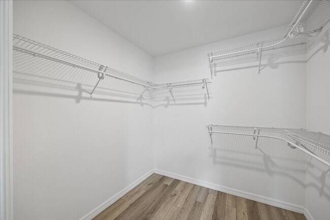 Building Photo - **Discover Your Dream Home in Marion Oaks**