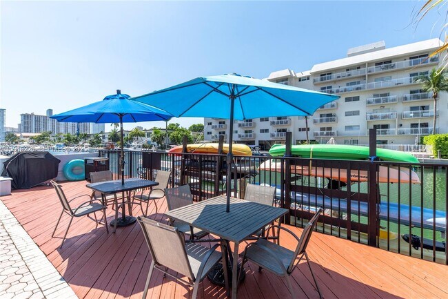 Building Photo - 3642 NE 171 St