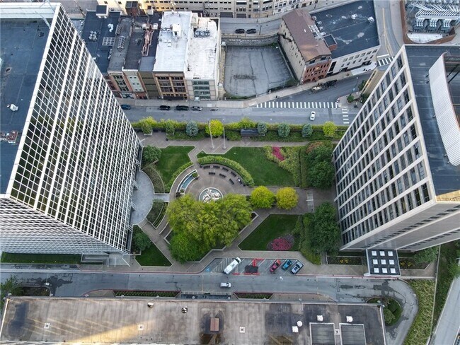 Building Photo - 112 Washington Pl