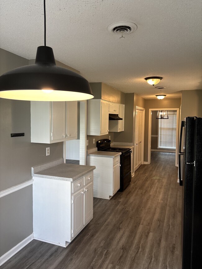 Building Photo - 8375 Rembrook Dr