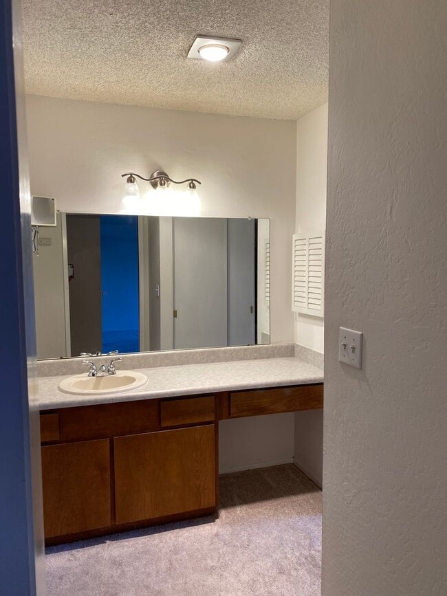Building Photo - 965 Shorepoint Ct