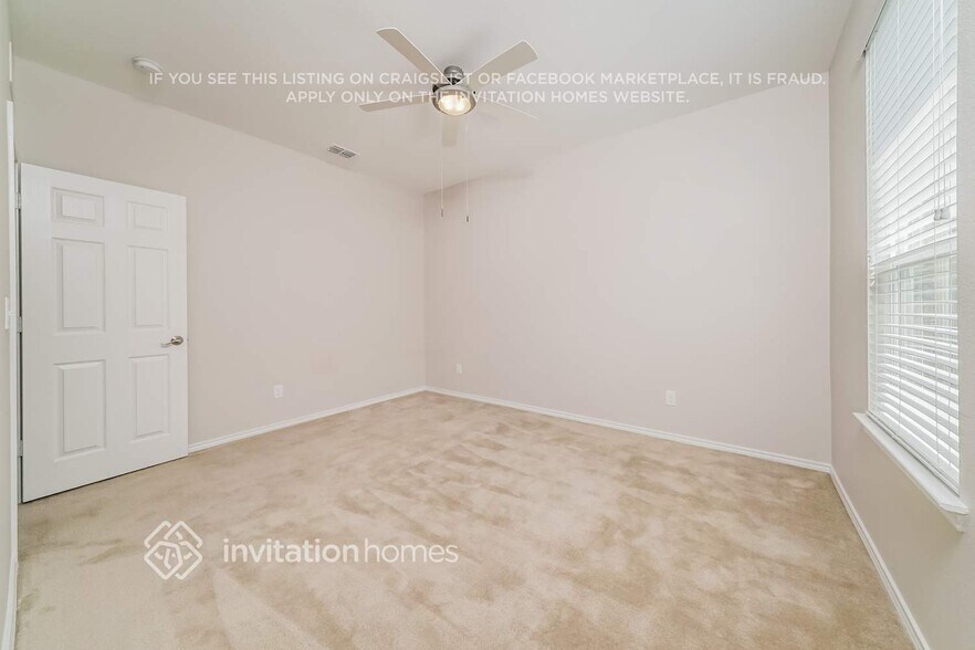 Building Photo - 1801 Vernon Dr