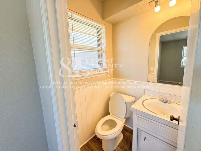 Building Photo - NICE 3 BED/1.5 BATH ON QUIET CUL-DE-SAC IN...