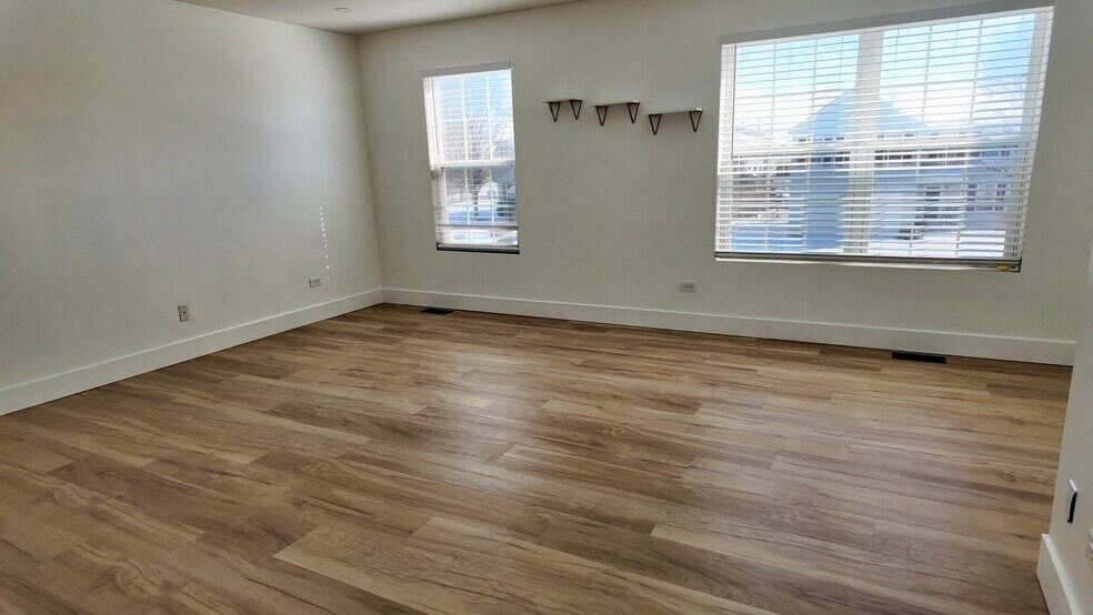 Building Photo - 68 Kempton Dr