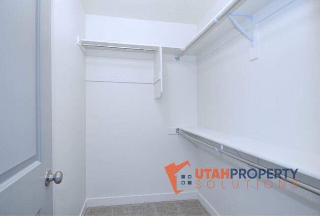 Building Photo - 1026 W 430 S