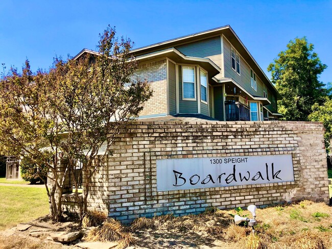 Building Photo - Boardwalk Condominium, Near Downtown