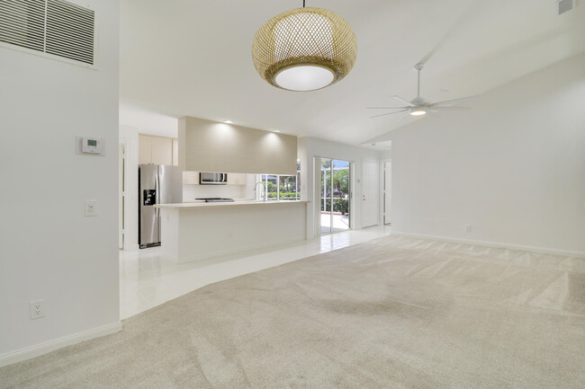Building Photo - 11301 Myrtle Oak Ct