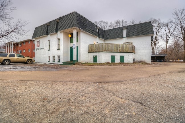 Building Photo - Chateau Le Grand