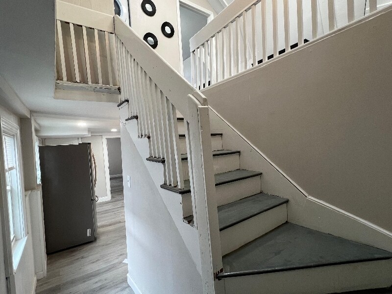 Building Photo - 14 Lathrop St