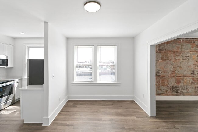 Building Photo - Second Floor Two Bedroom 1 Bath Unit Available