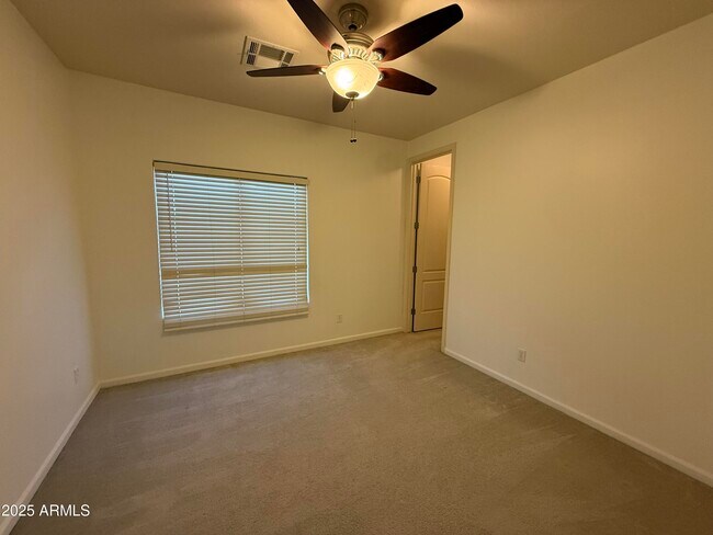 Building Photo - 2807 E Desert Broom Pl