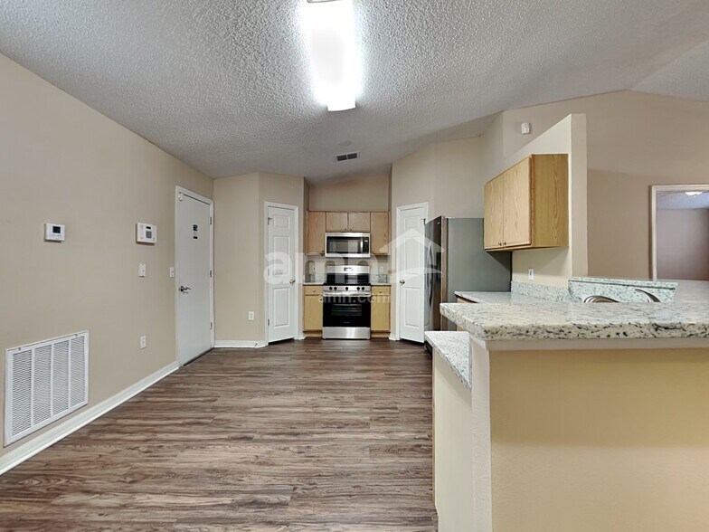 Building Photo - 10418 Maronda Dr