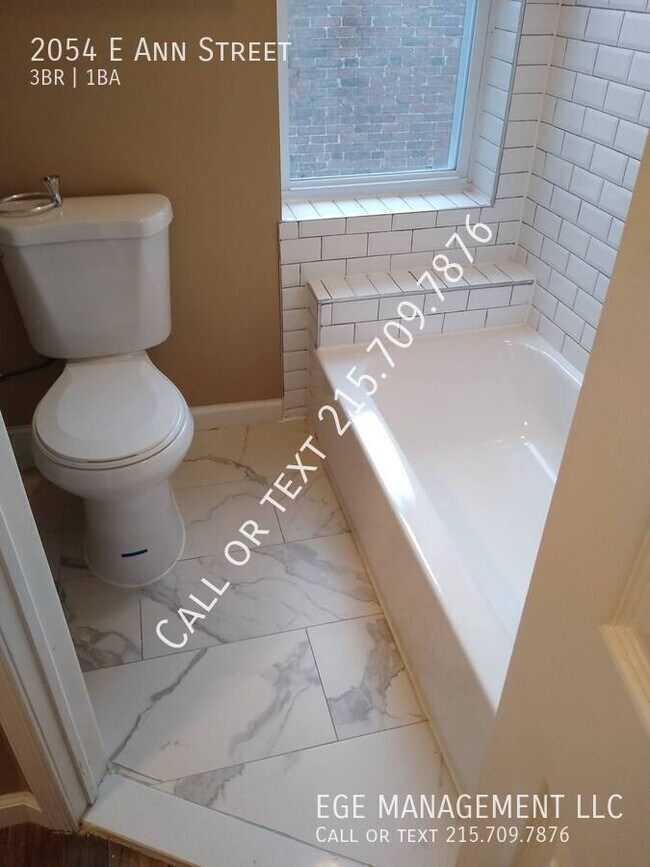 Building Photo - 2054 Ann St