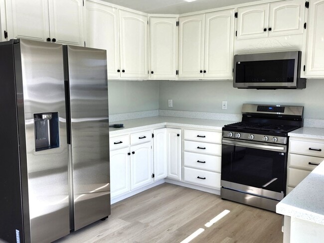 Building Photo - 3/2- Newly Renovated & Energy Efficient in...