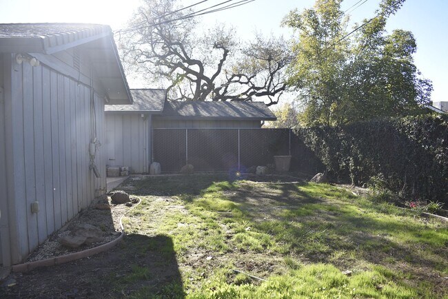 Building Photo - 182 Hillcrest Dr